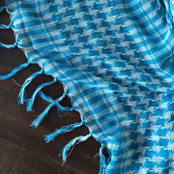Patterned Fringe Scarf - Picture 3 of 5